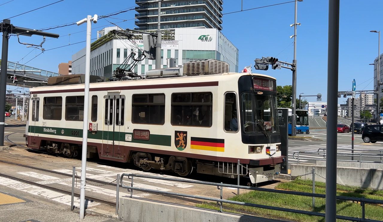 熊本市電のハイデルベルク号（ドイツ姉妹都市デザイン）