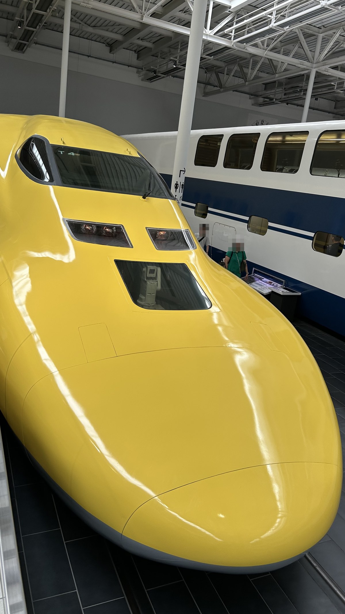 リニア・鉄道館に展示されているドクターイエロー（923形T4編成）の正面